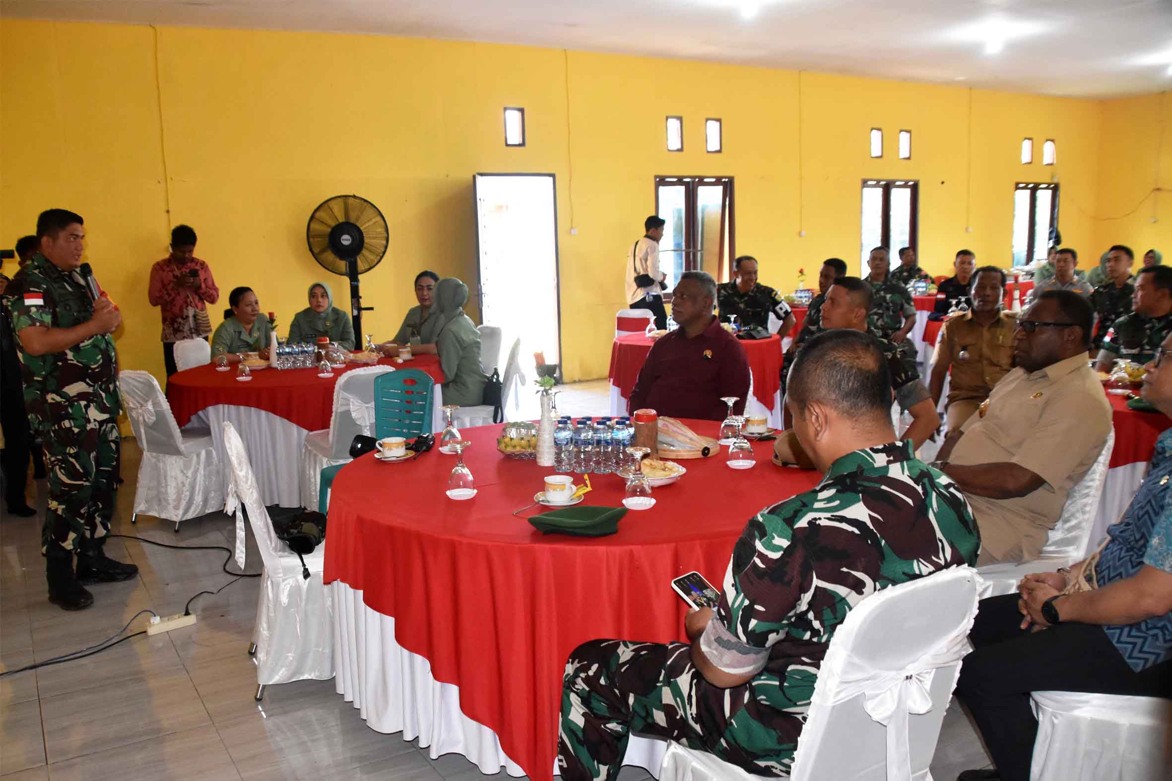 LETKOL INF JOHNY NOFRIADY PAPARKAN HASIL CAPAIAN TMMD 125 KEPADA KASDAM DAN BUPATI